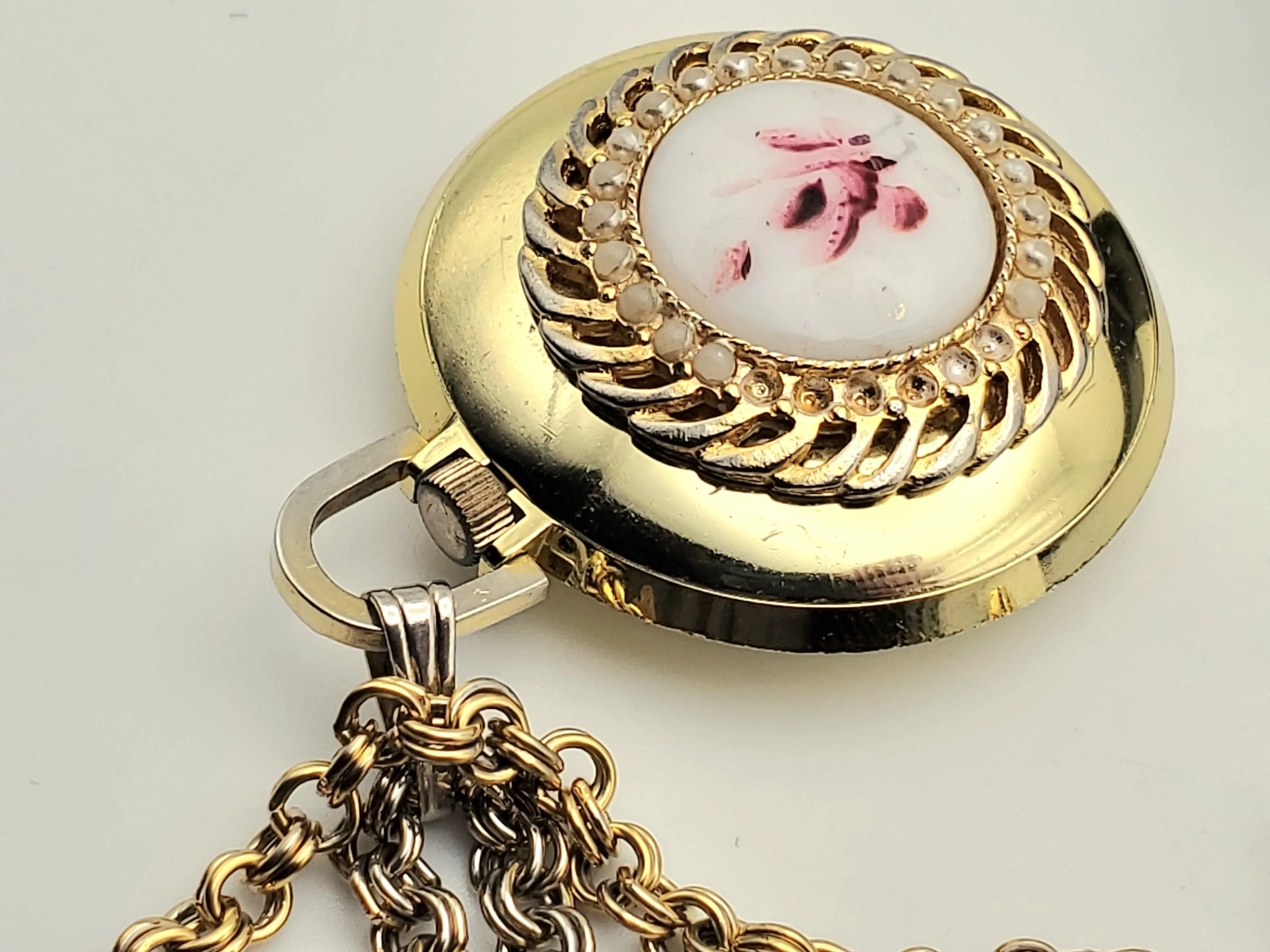 Genovit - De Luxe Antimagnetic Mainspring Gold Tone Watch on Gold Tone Chain Necklace - 29"