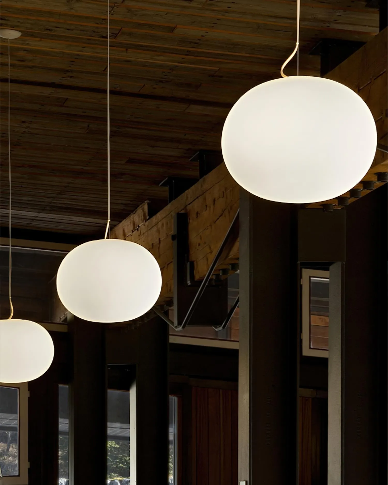 Gloating Pendant Lamp
