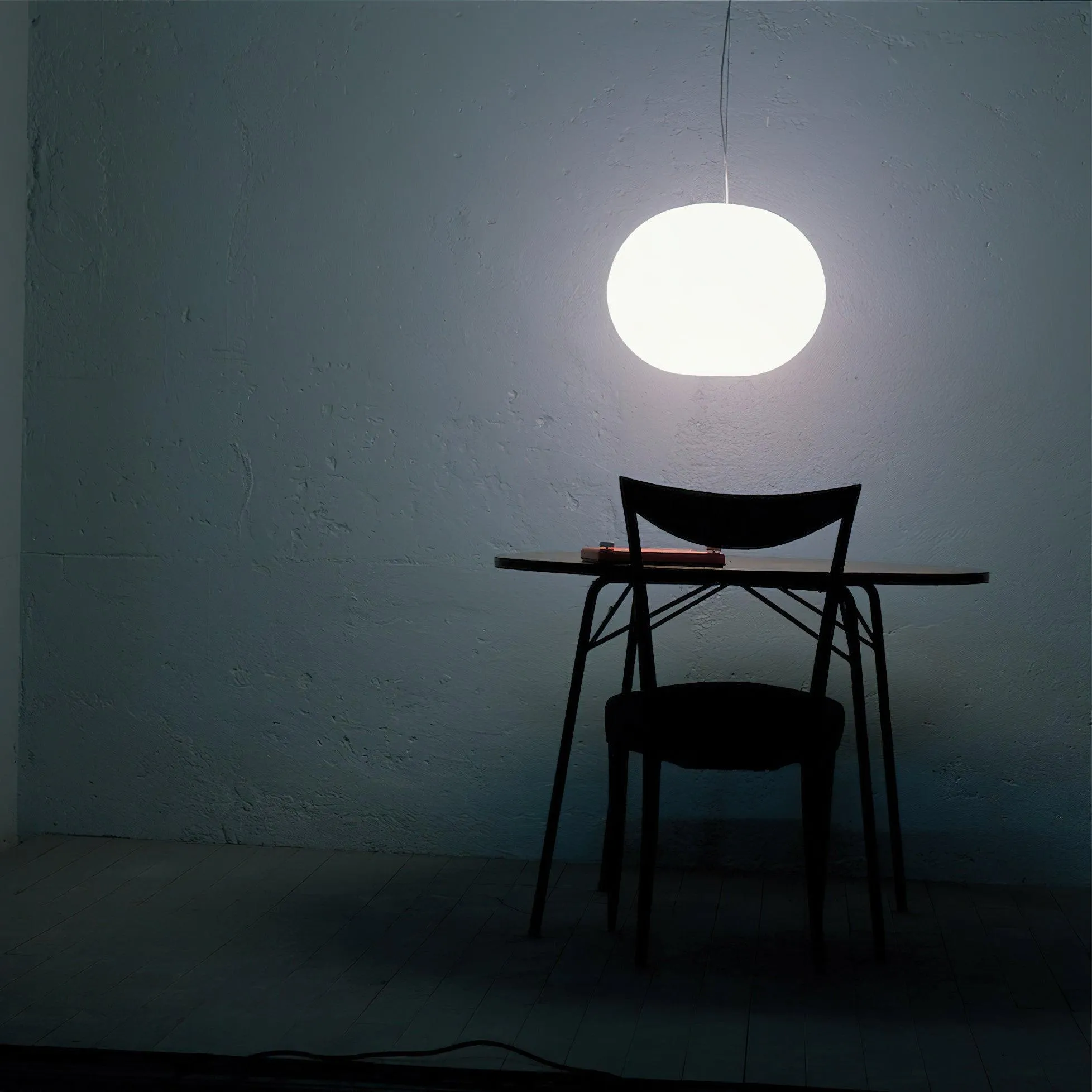 Gloating Pendant Lamp