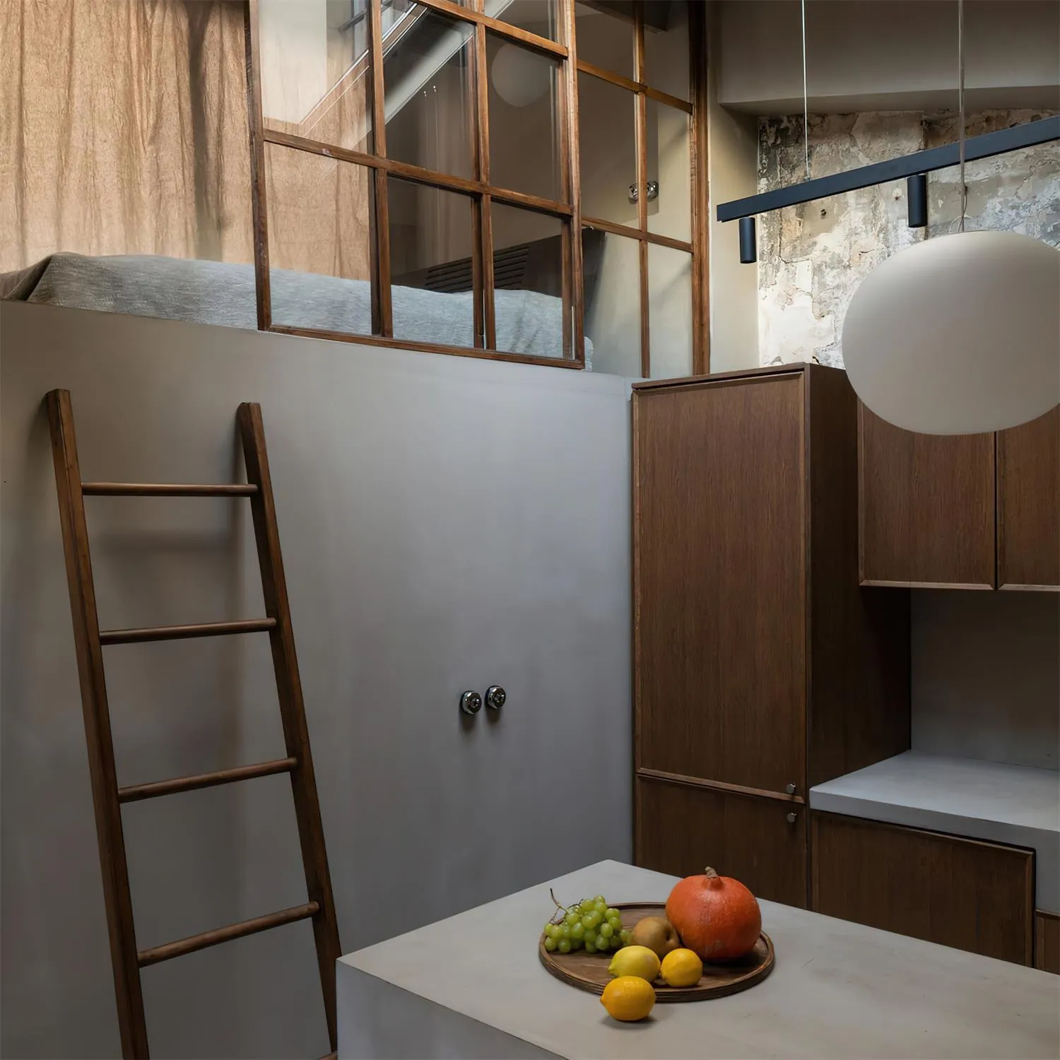 Gloating Pendant Lamp