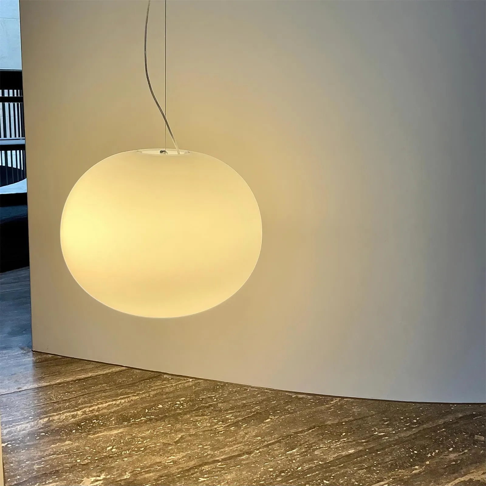 Gloating Pendant Lamp