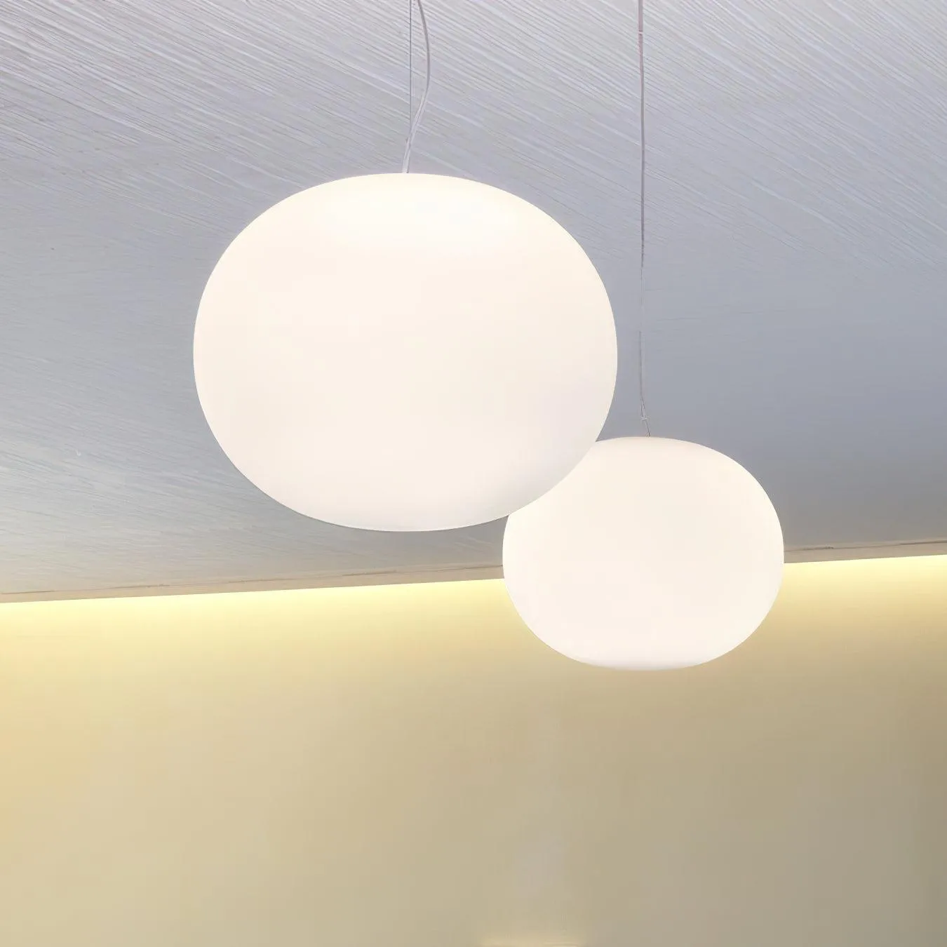 Gloating Pendant Lamp