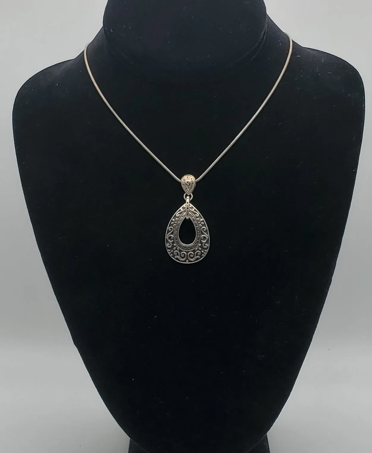 Vintage Sterling Silver Teardrop Filigree Pendant Necklace - 18   2.5"