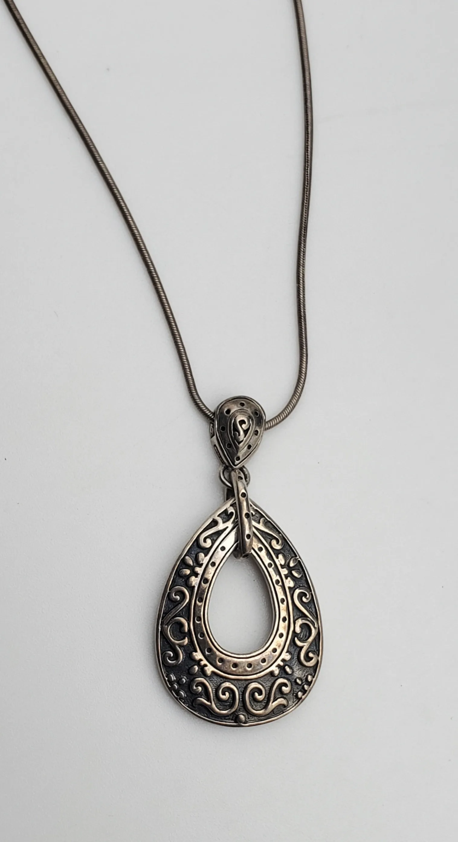 Vintage Sterling Silver Teardrop Filigree Pendant Necklace - 18   2.5"